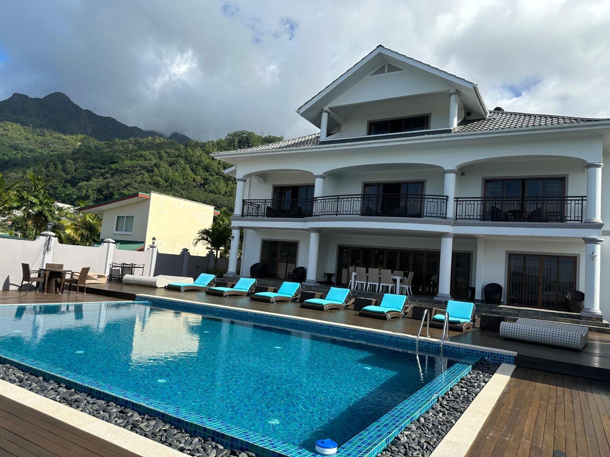 D'Offay Seaview Apartments Beau Vallon  Exterior photo