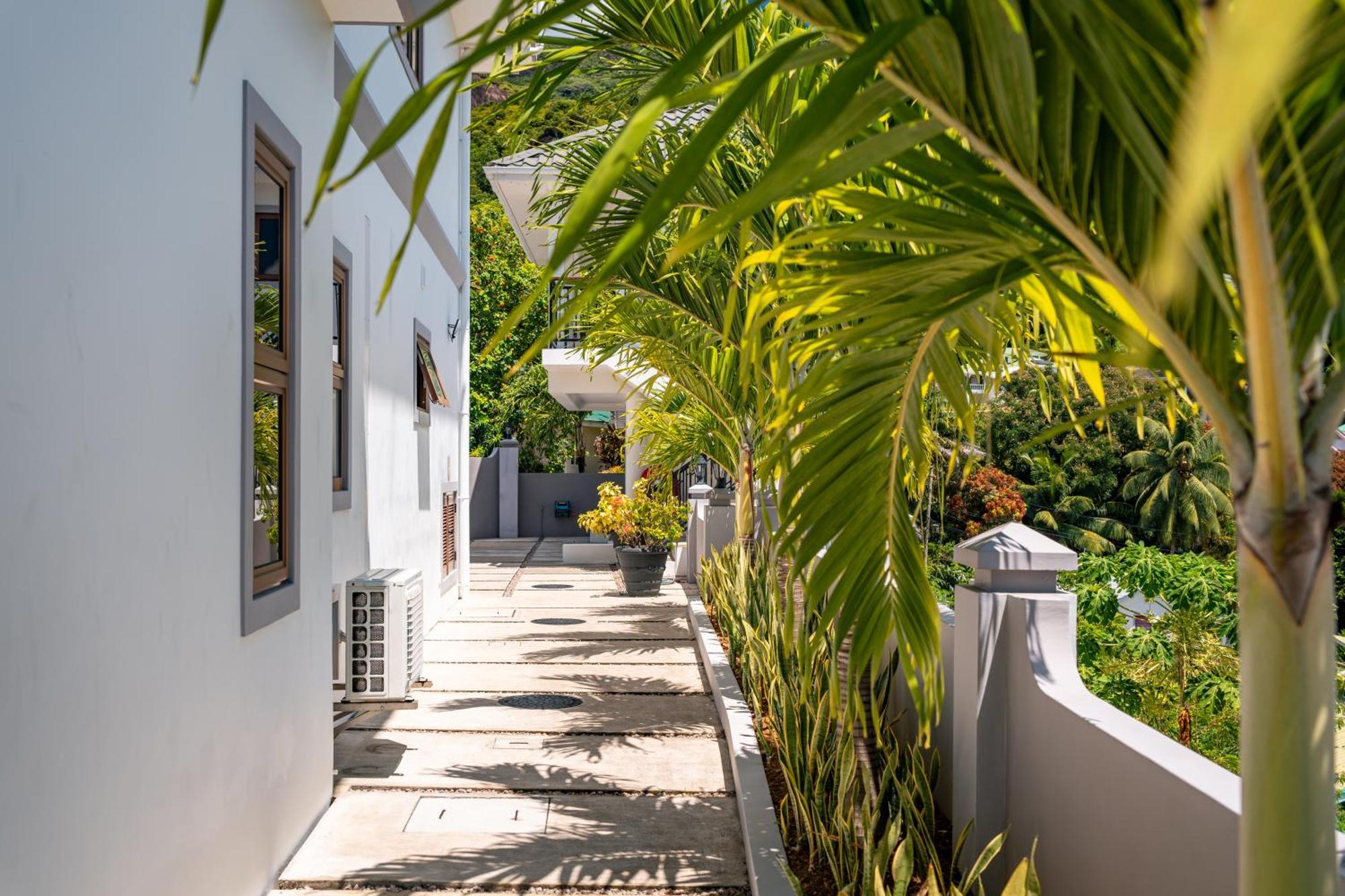 D'Offay Seaview Apartments Beau Vallon  Exterior photo