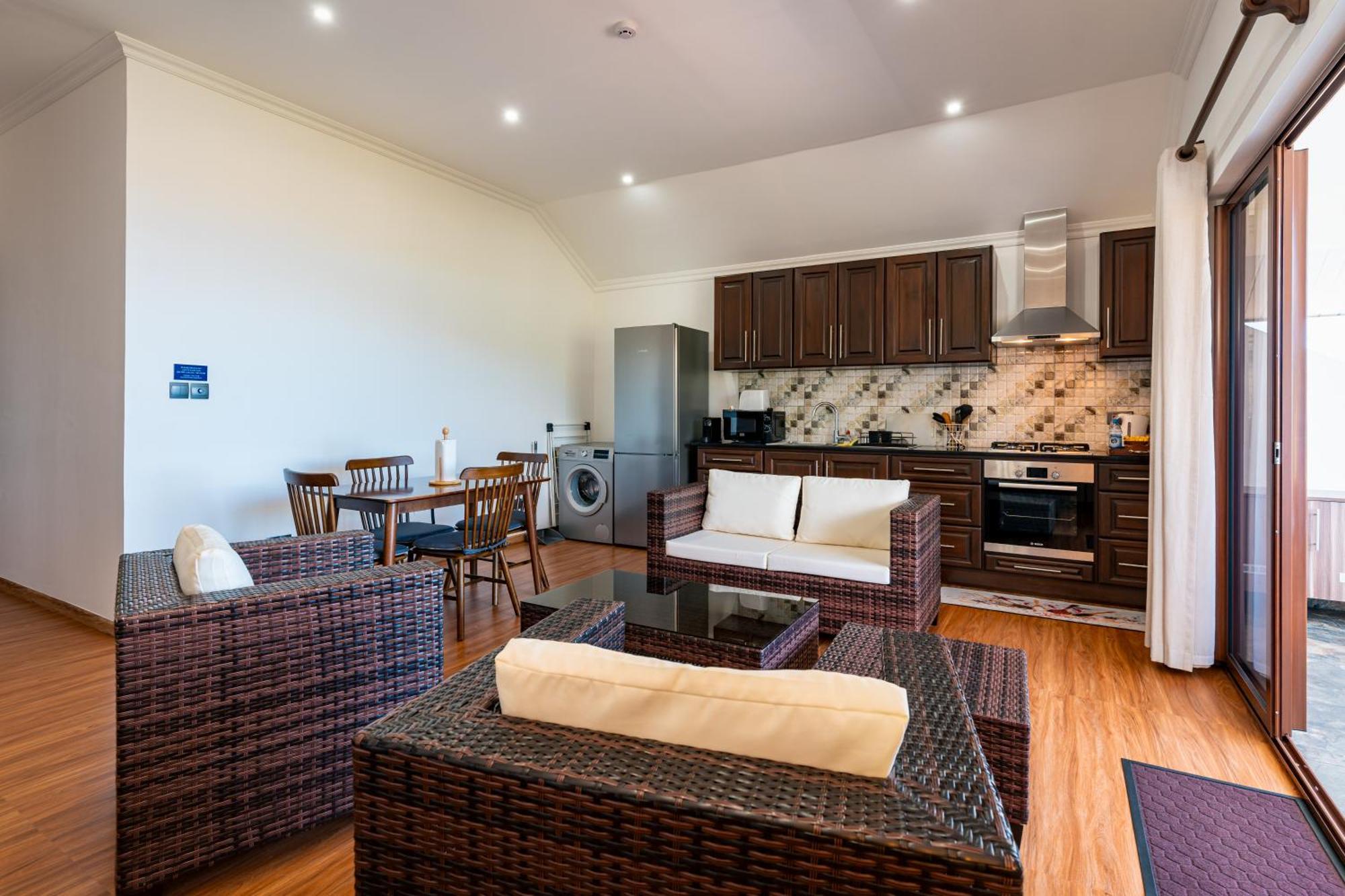 D'Offay Seaview Apartments Beau Vallon  Exterior photo